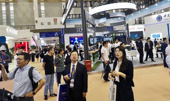 全球智能经济峰会暨第八届中国智博会在宁波开幕